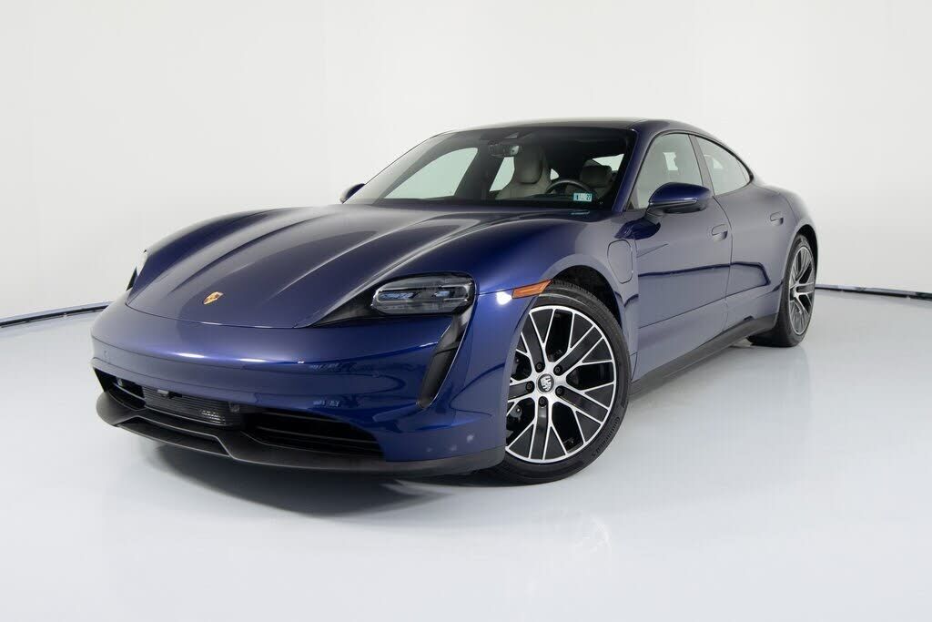 2022 PORSCHE Taycan