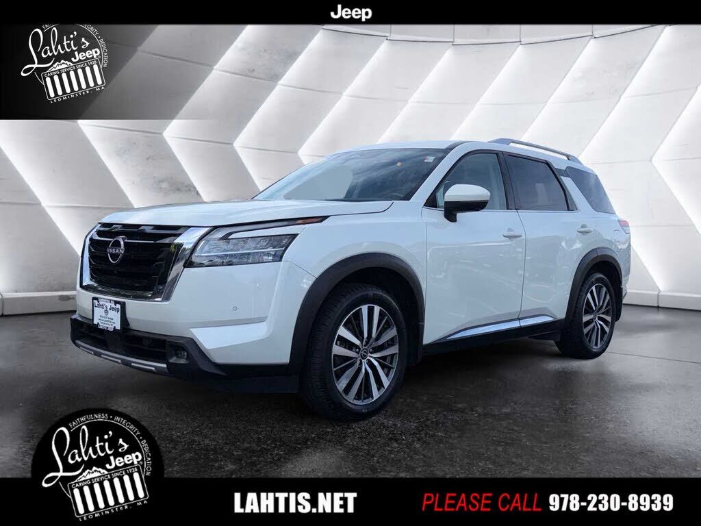 2022 NISSAN Pathfinder