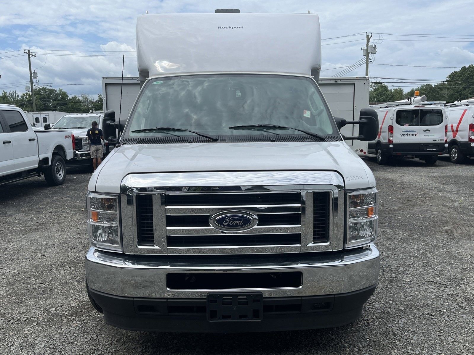 2025 FORD E-350