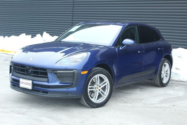 2024 PORSCHE Macan