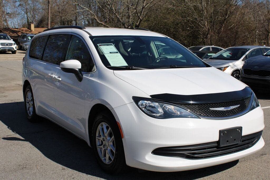 2020 Chrysler Voyager