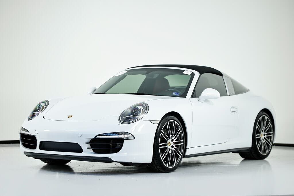 2015 PORSCHE 911