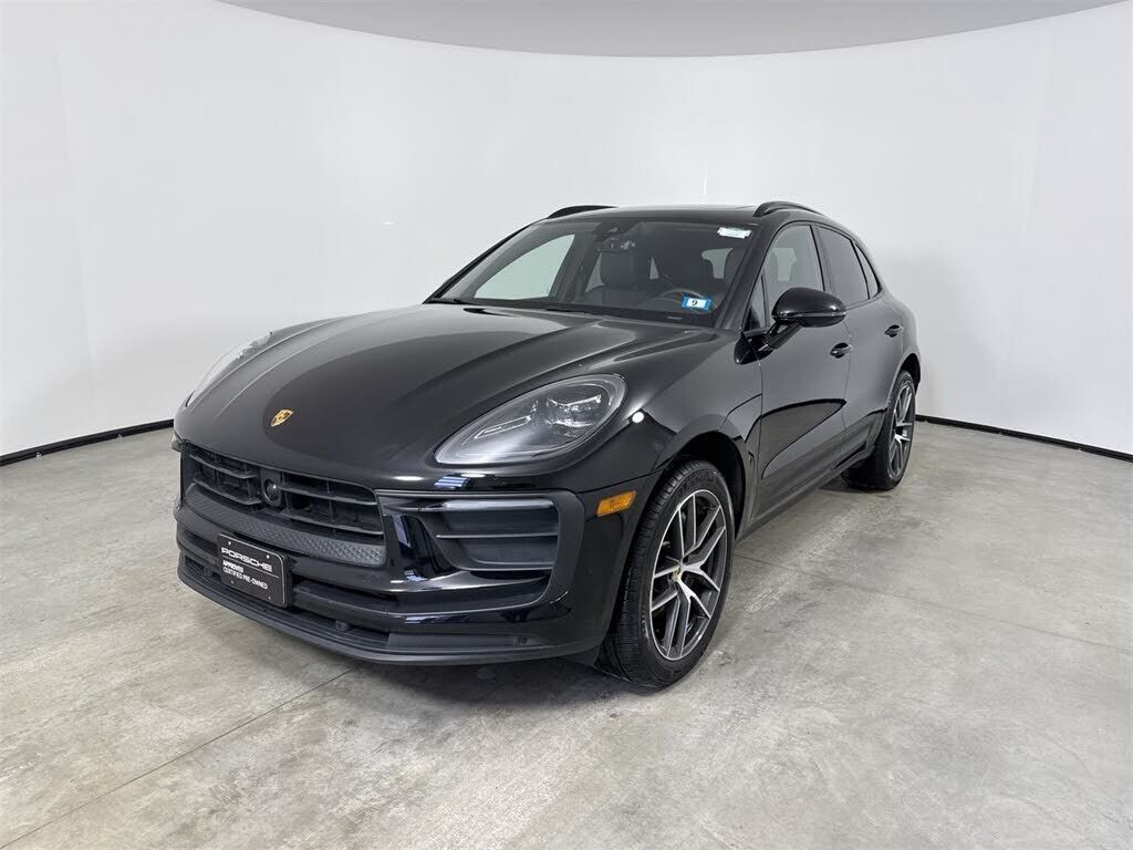 2025 PORSCHE Macan