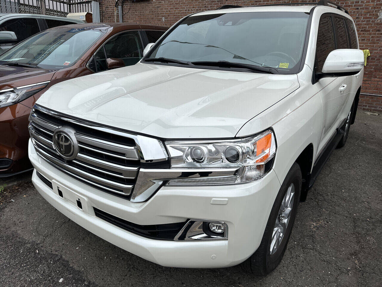 2020 TOYOTA Land Cruiser