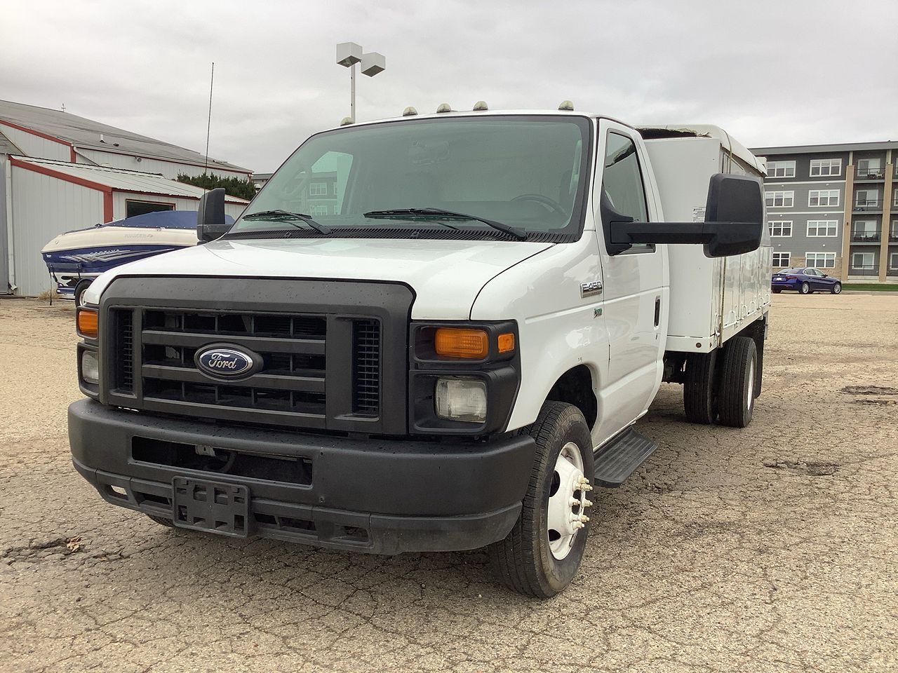 2012 FORD E-450