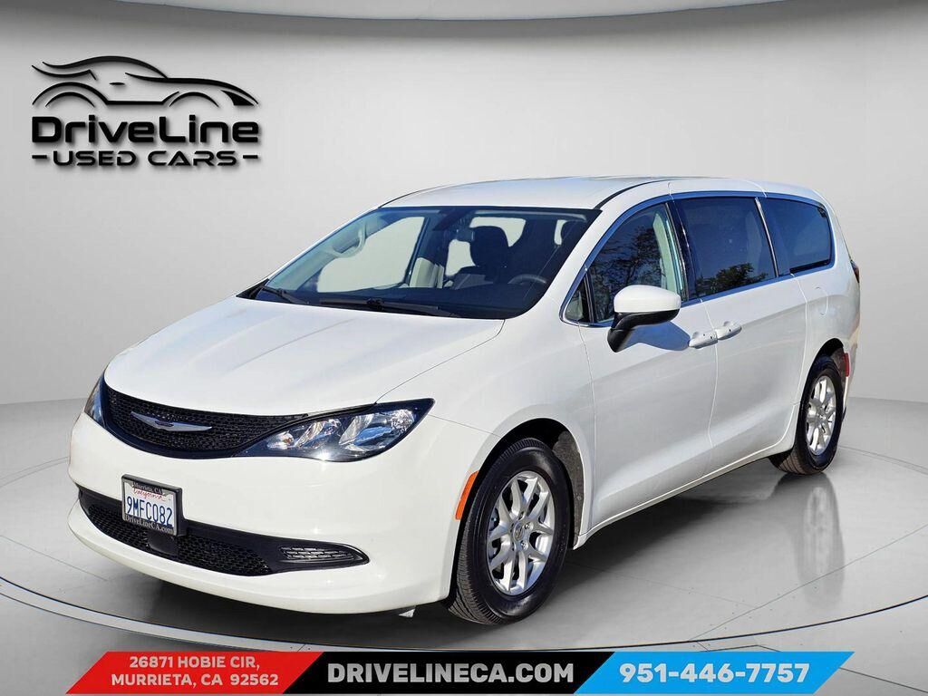 2022 CHRYSLER Voyager