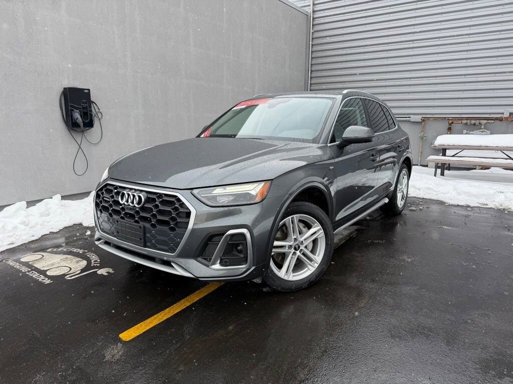 2021 AUDI Q5 e