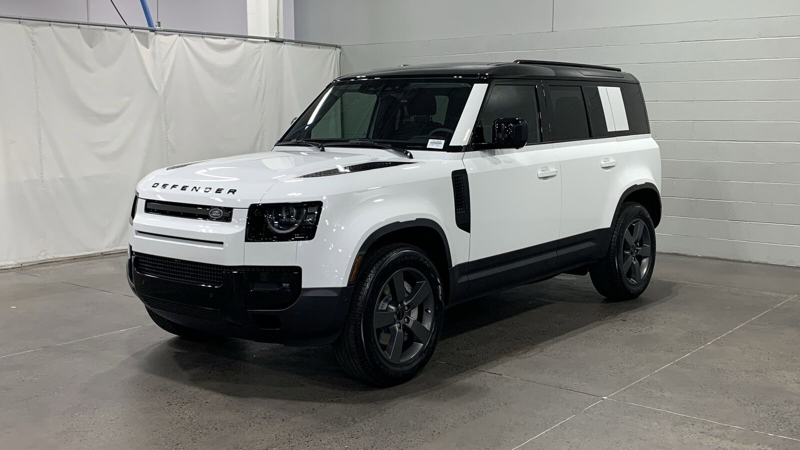 2026 LAND ROVER Defender