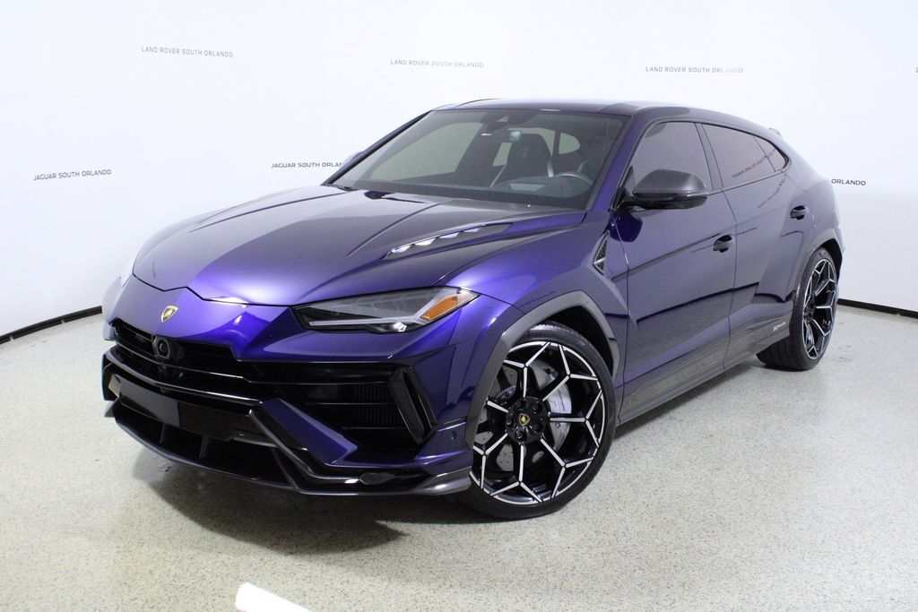 2024 LAMBORGHINI URUS