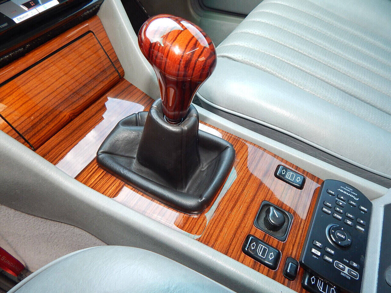 1995 MERCEDES-BENZ E-Class