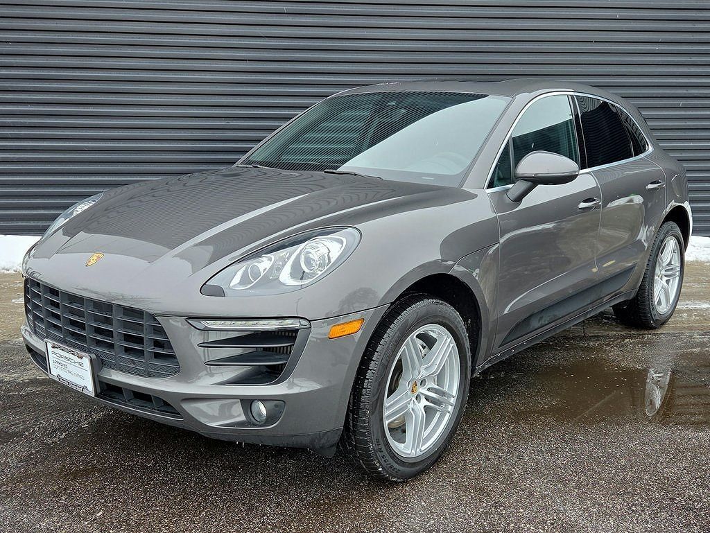 2016 PORSCHE Macan