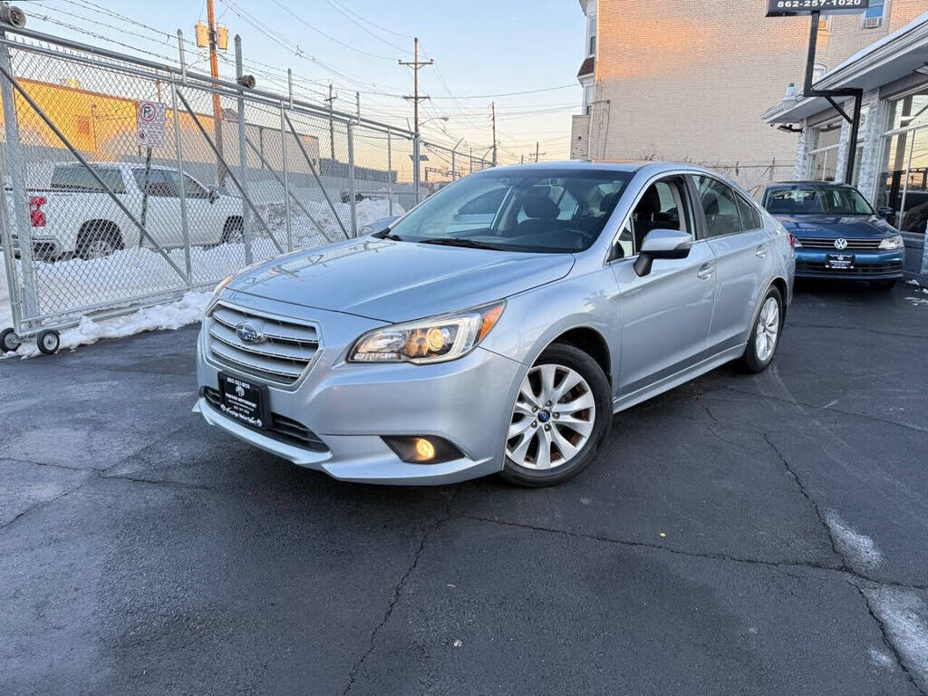 2017 SUBARU Legacy