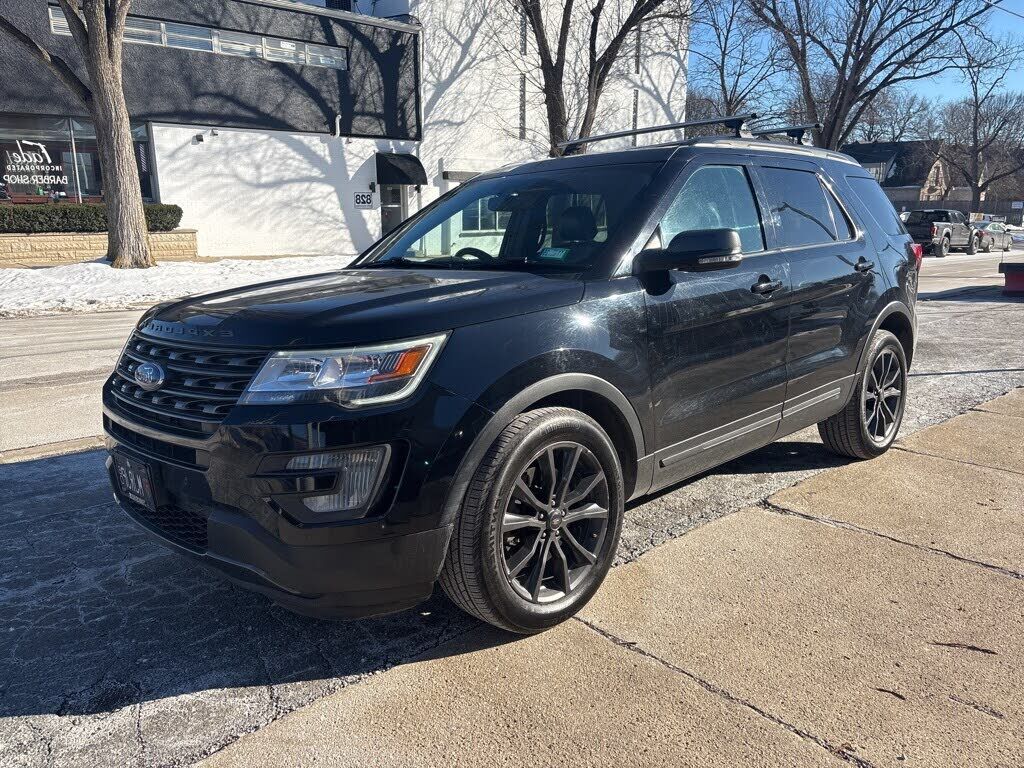 2017 FORD Explorer