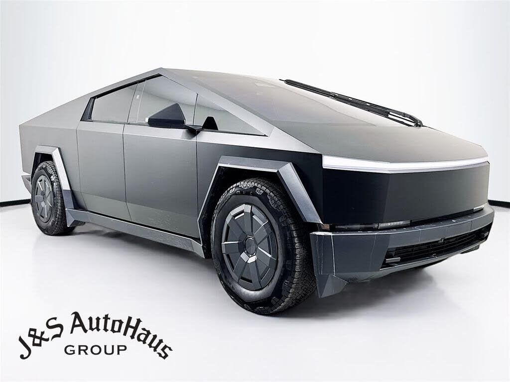 2025 TESLA Cybertruck