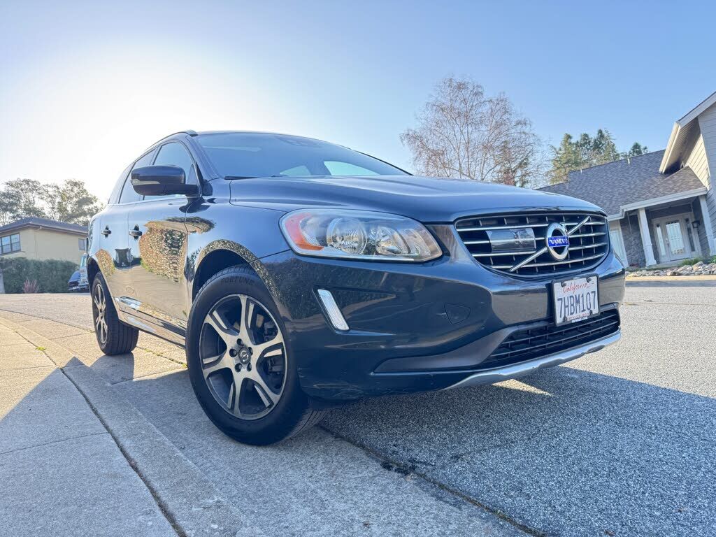 2015 VOLVO XC60