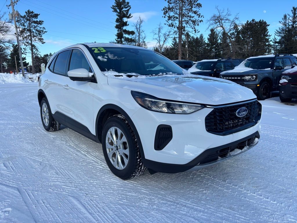 2023 FORD Escape