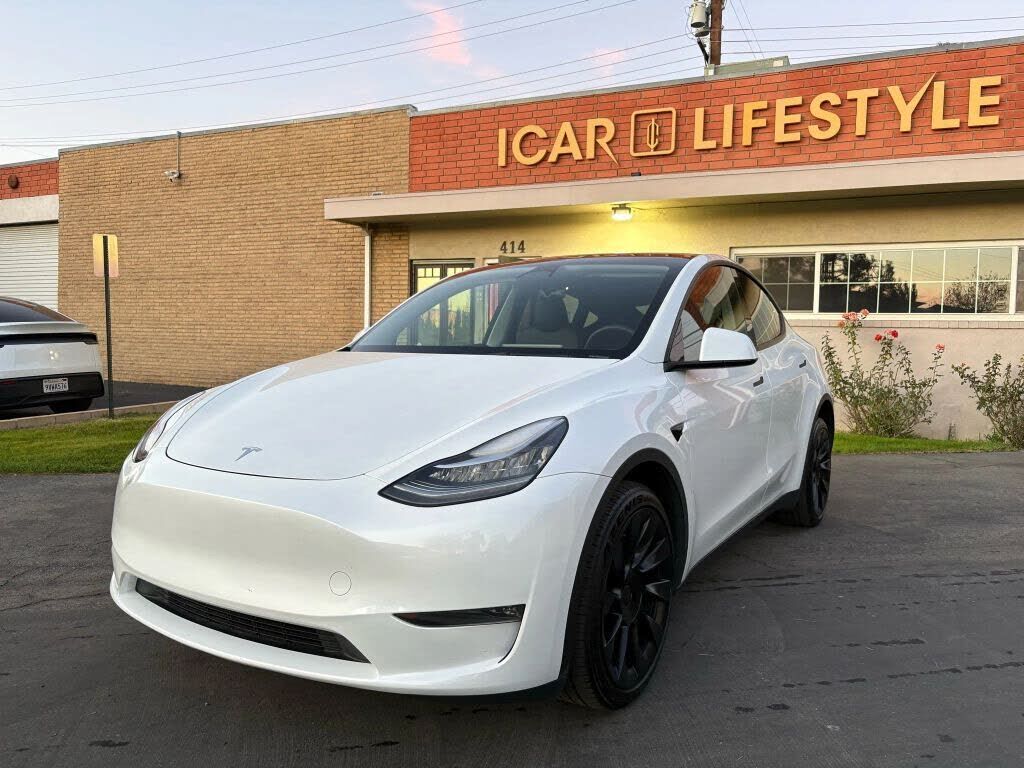 2023 TESLA Model Y