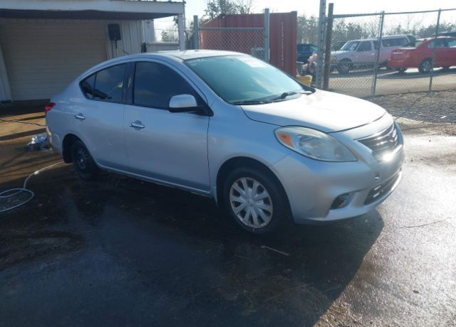 2012 NISSAN Versa