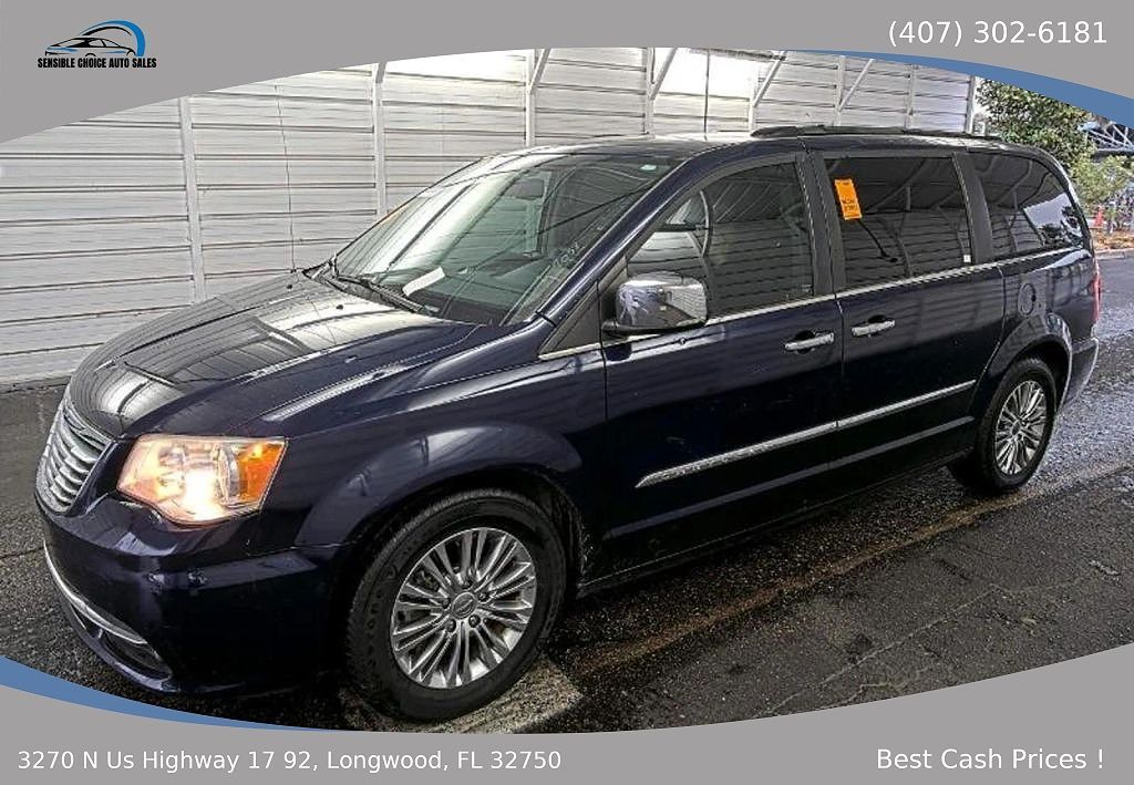 2013 CHRYSLER Town and Country