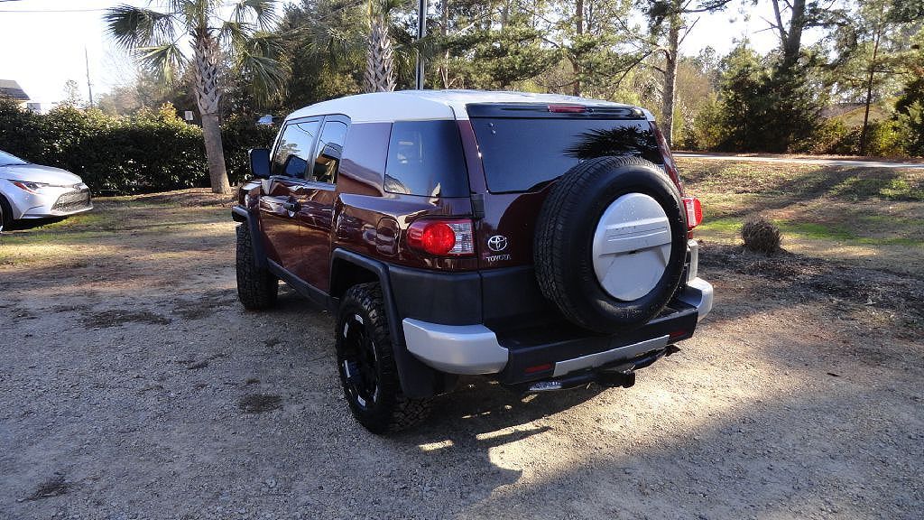 2011 TOYOTA FJ Cruiser