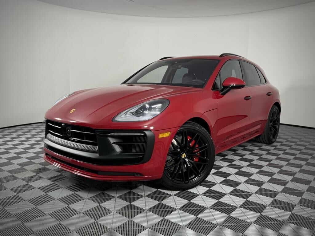 2026 PORSCHE Macan