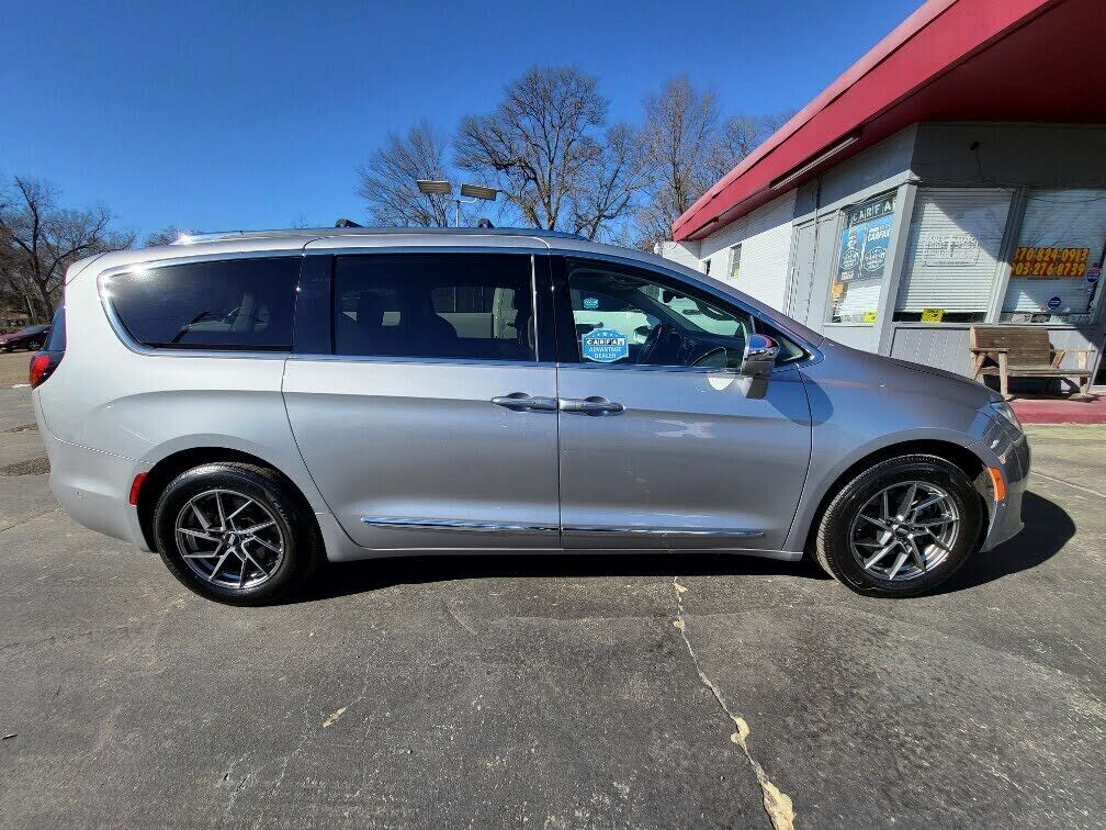 2019 CHRYSLER Pacifica