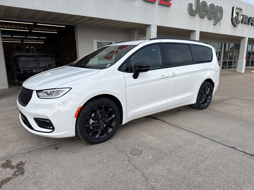 2026 CHRYSLER Pacifica