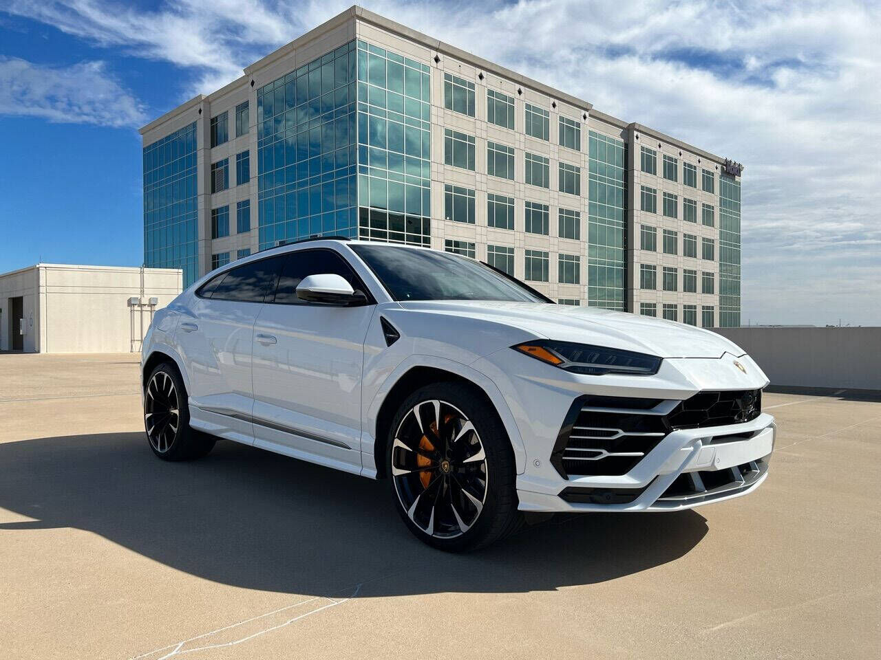 2022 LAMBORGHINI URUS