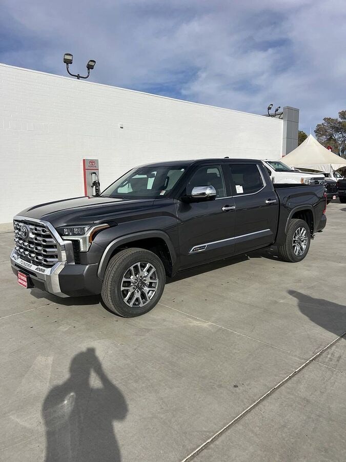 2025 TOYOTA Tundra