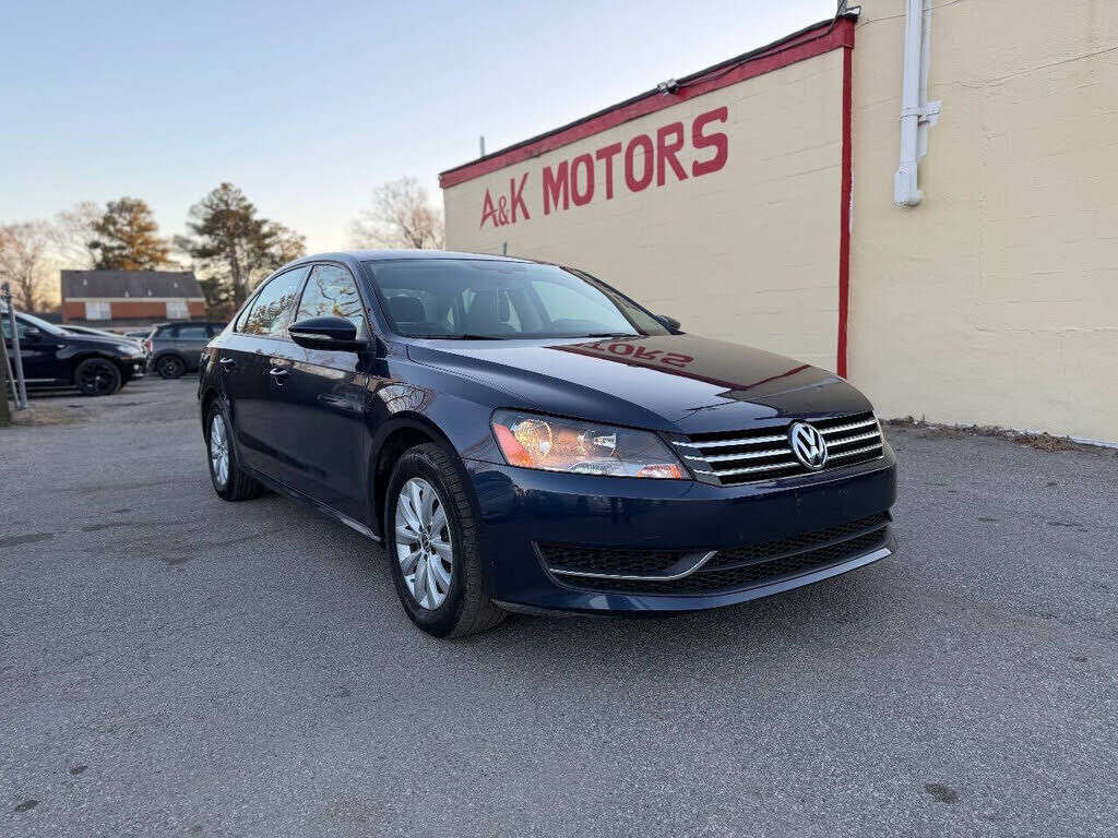 2012 VOLKSWAGEN Passat