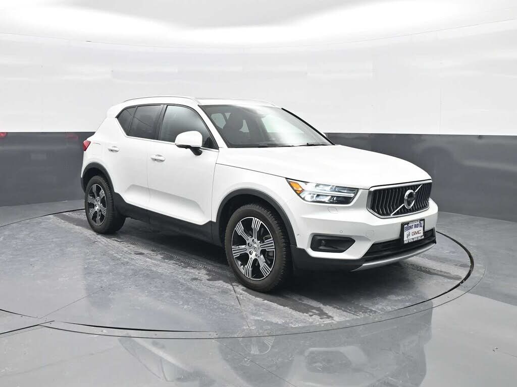 2020 VOLVO XC40