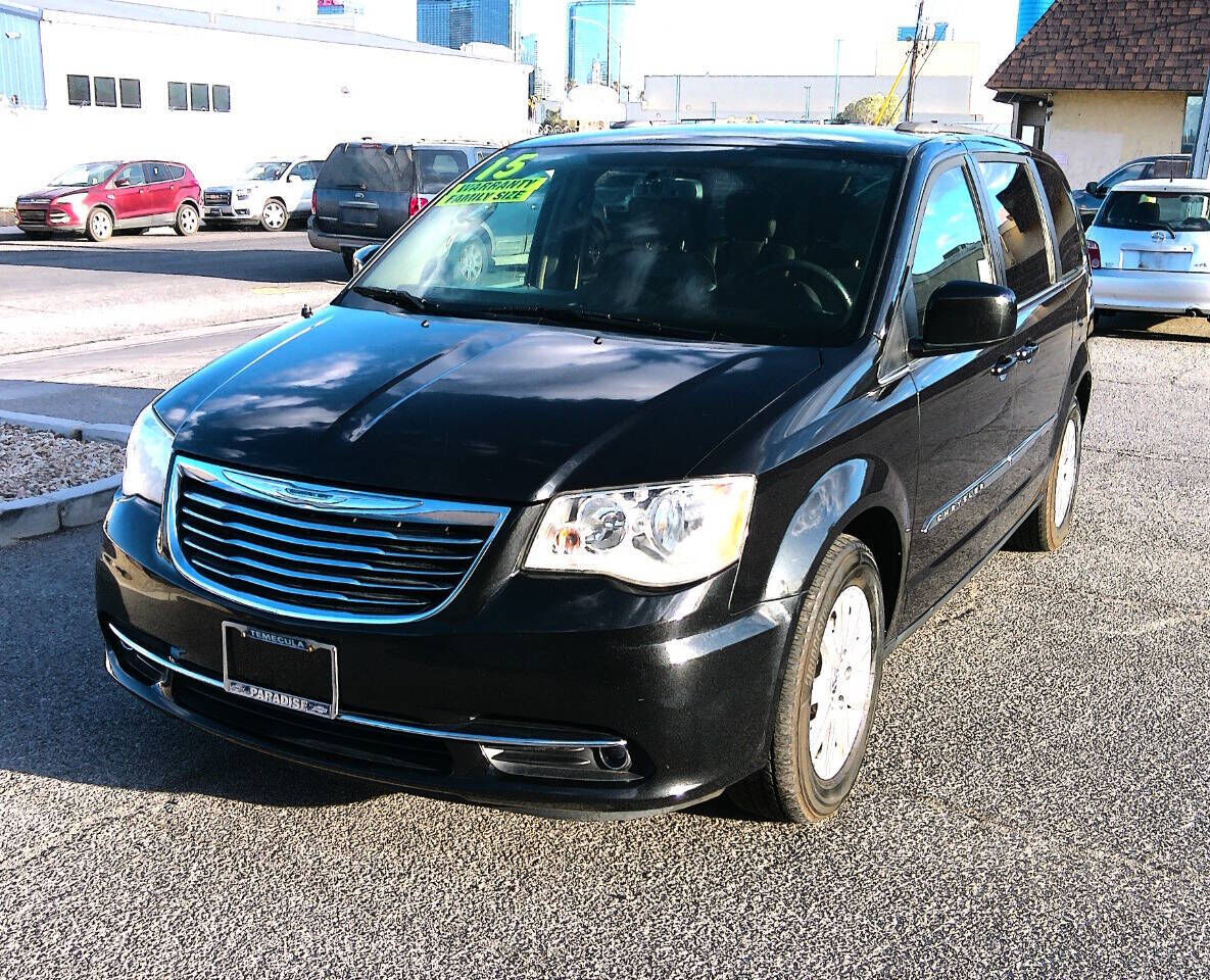 2015 CHRYSLER Town and Country