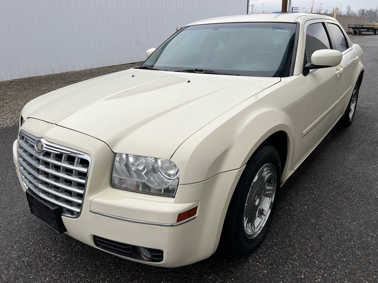 2005 CHRYSLER 300