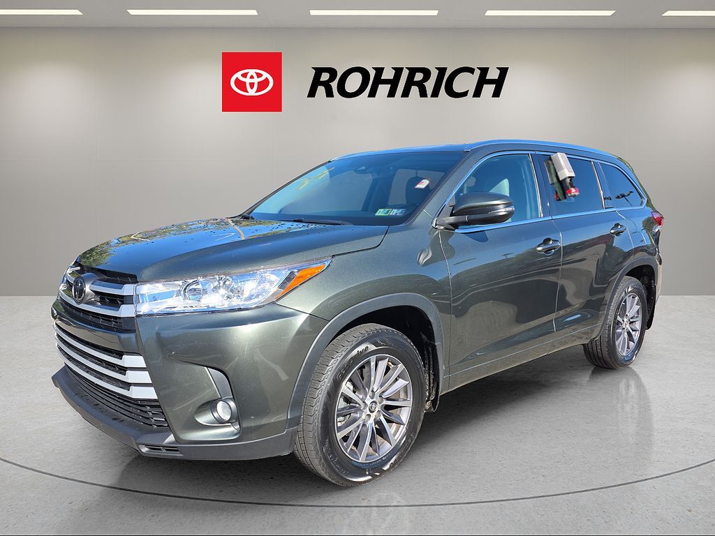2017 TOYOTA Highlander