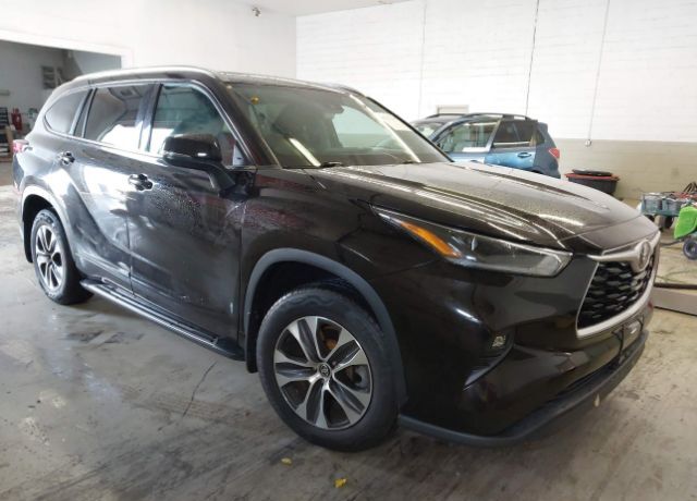 2021 TOYOTA Highlander