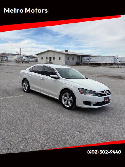 2012 VOLKSWAGEN Passat