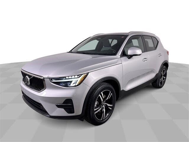 2023 VOLVO XC40