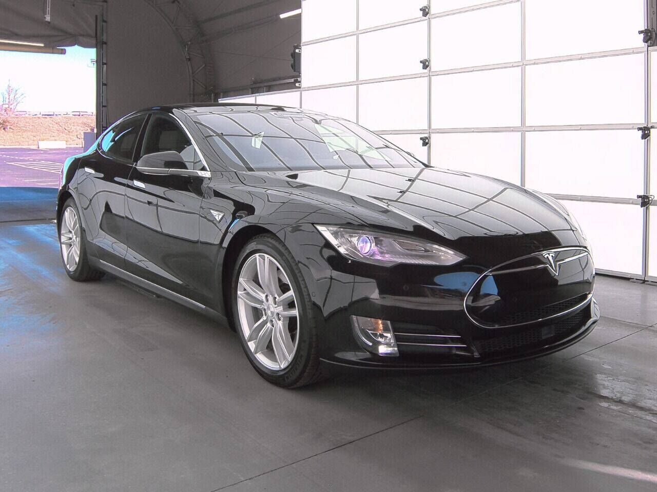 2015 TESLA Model S