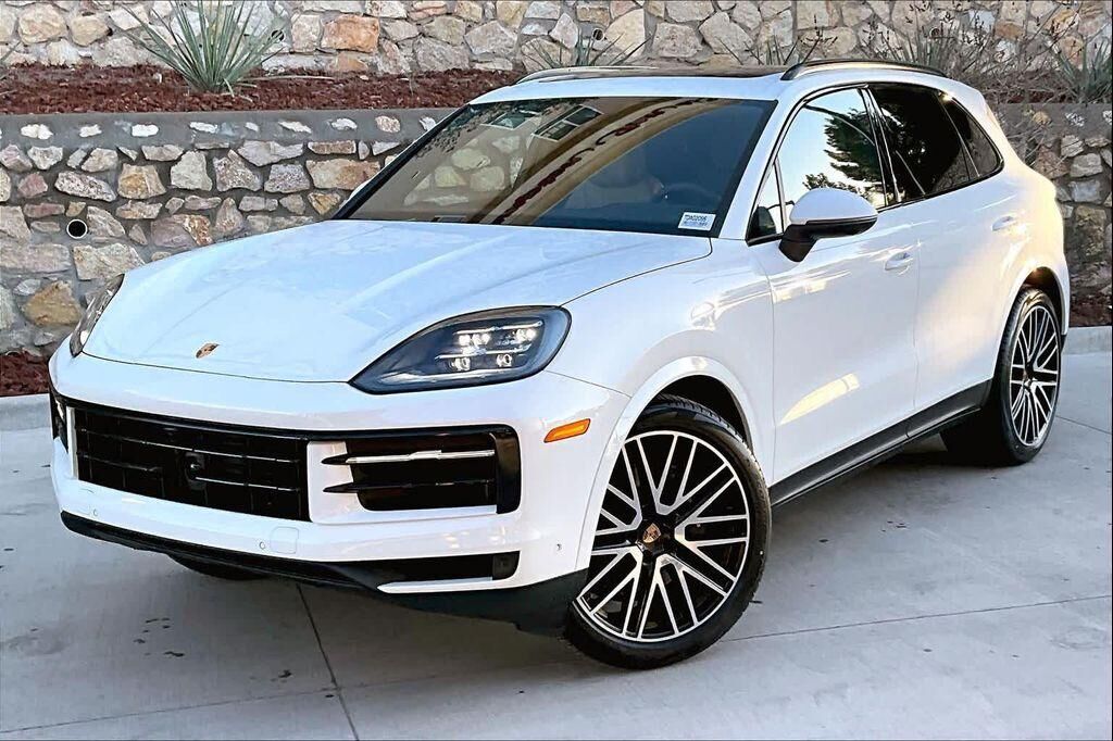 2026 PORSCHE Cayenne