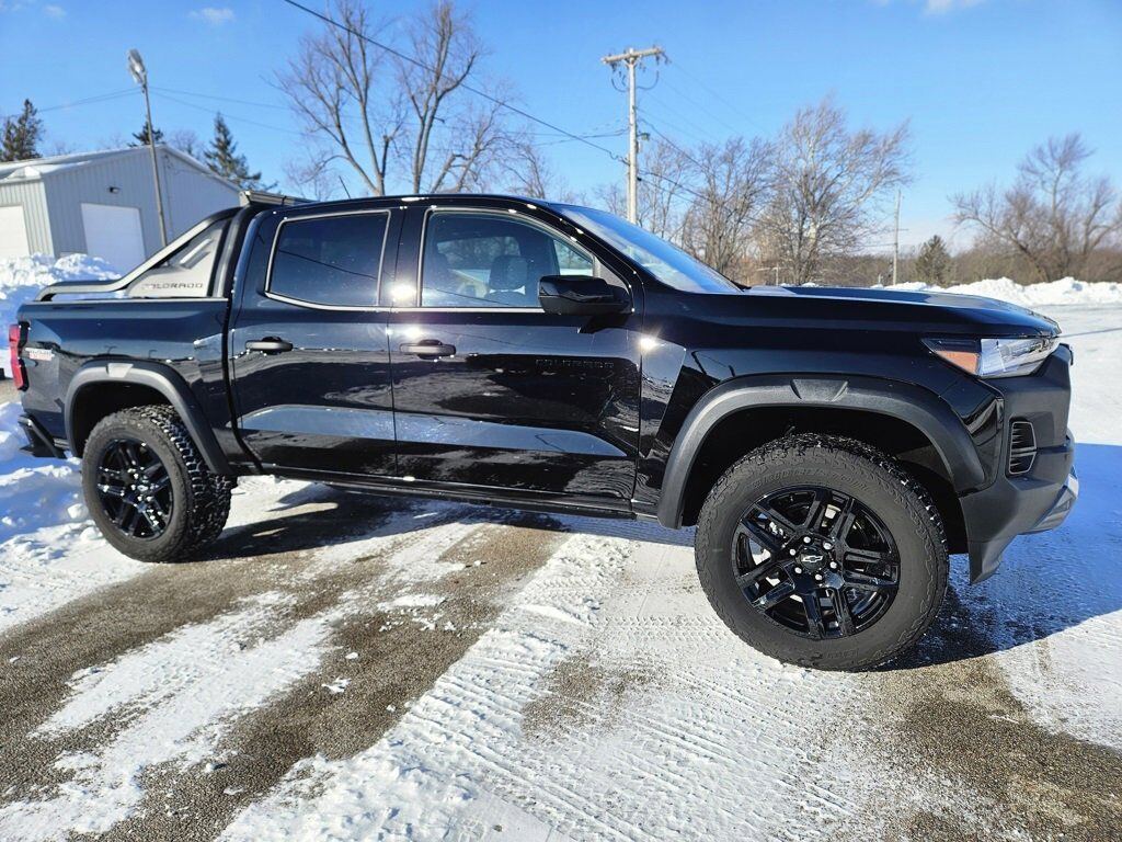 2025 CHEVROLET Colorado