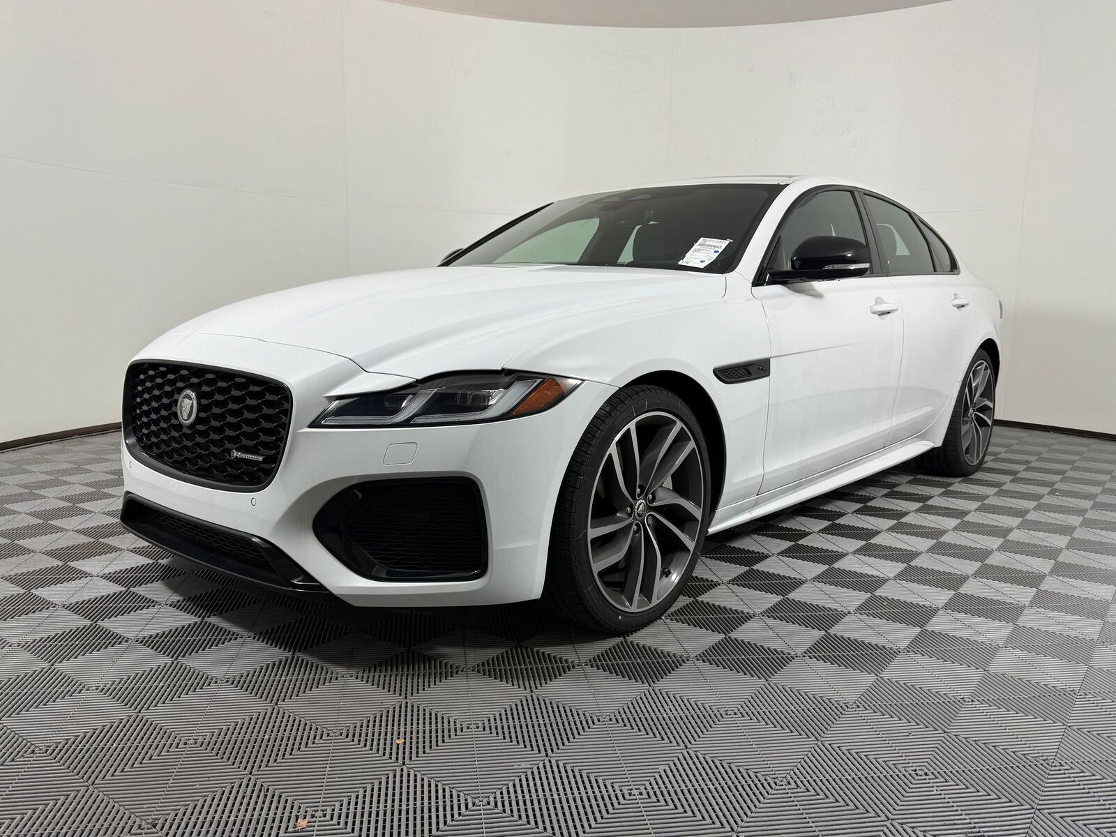 2024 JAGUAR XF