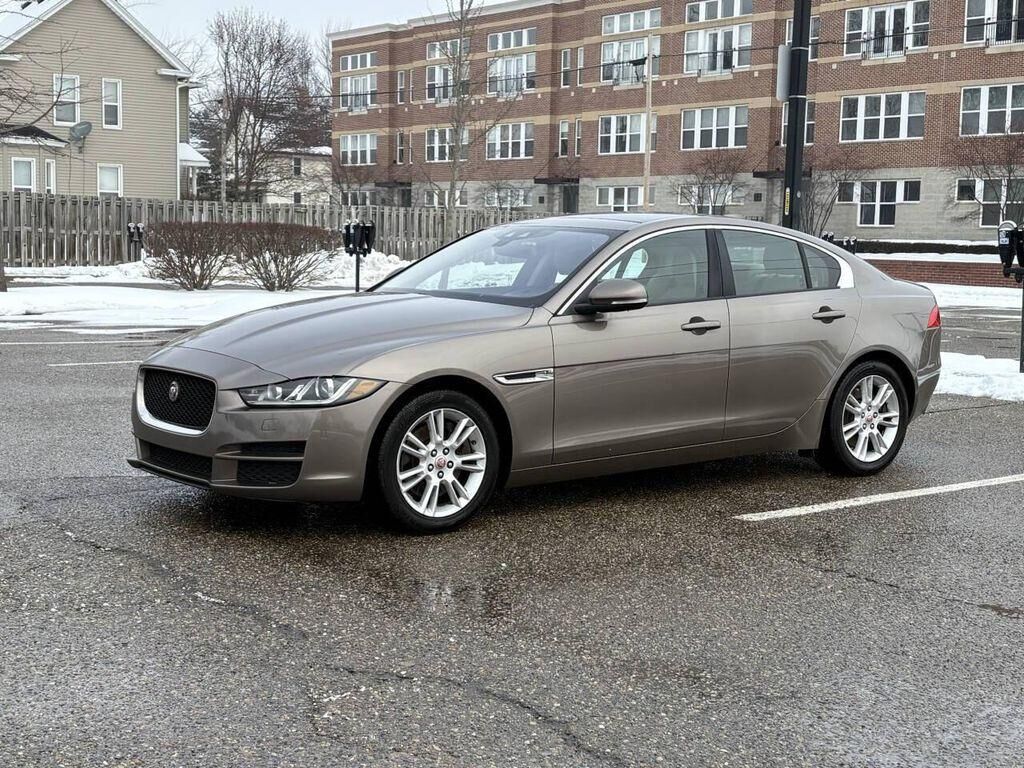 2017 JAGUAR XE