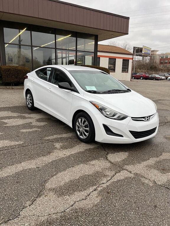 2016 HYUNDAI Elantra