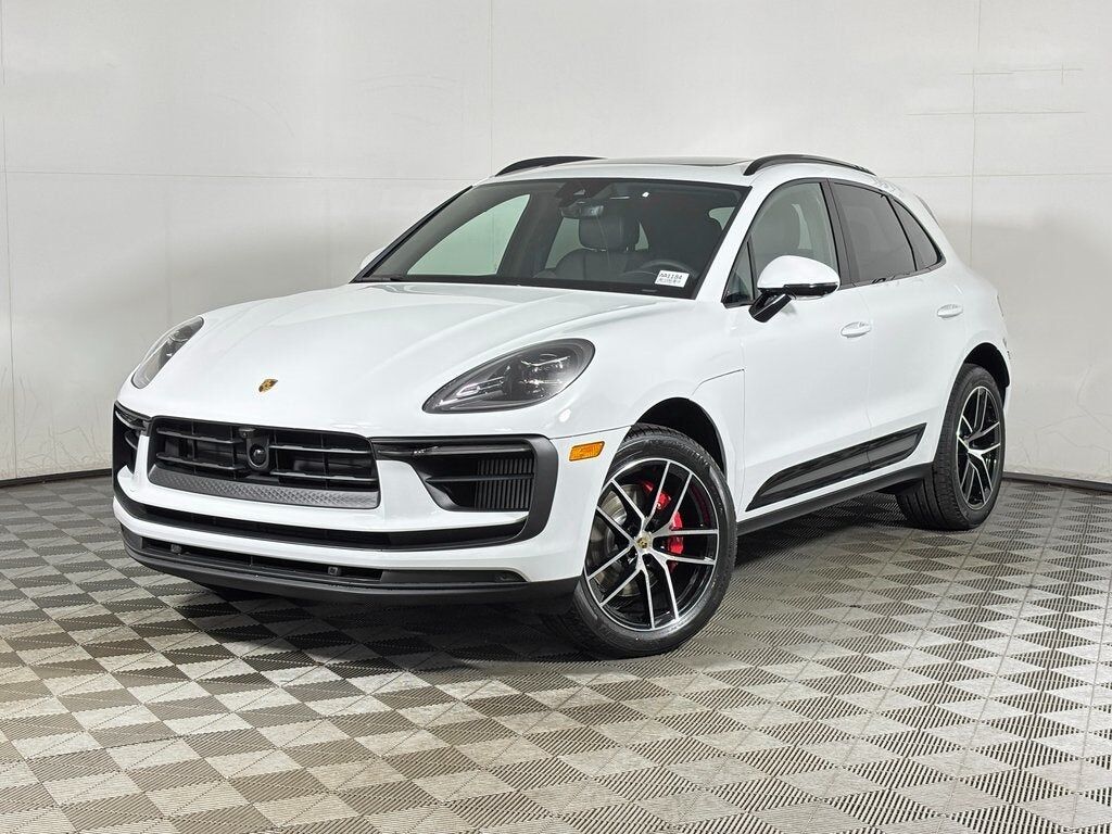 2026 PORSCHE Macan