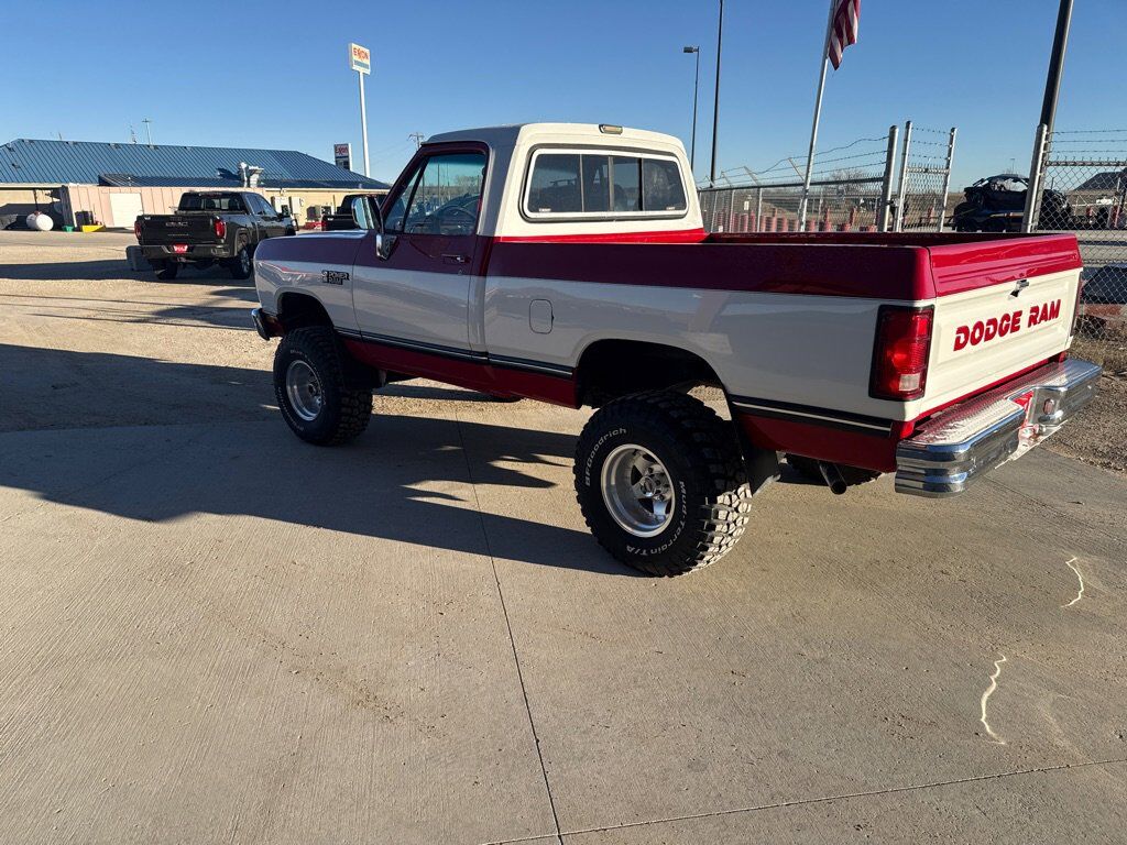 1989 DODGE W-Series