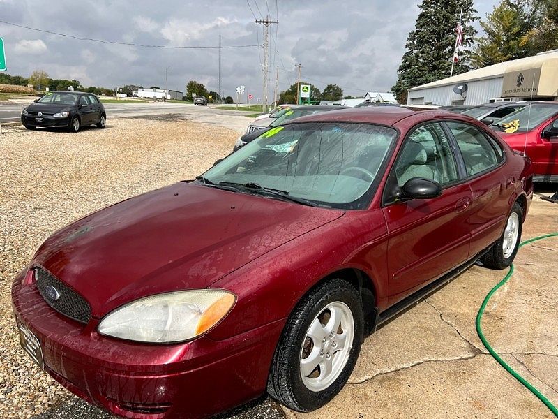 2004 FORD Taurus