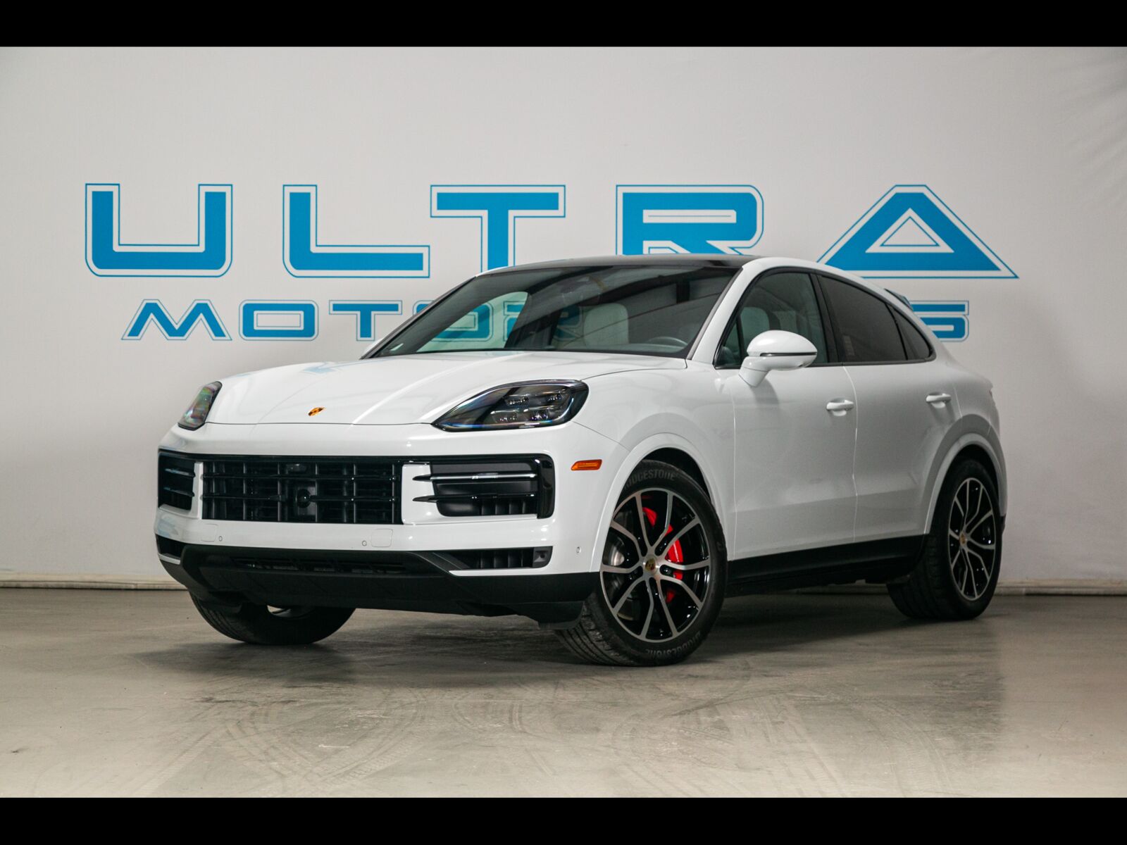 2024 PORSCHE Cayenne