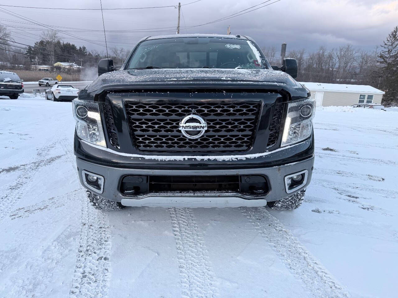 2017 NISSAN Titan