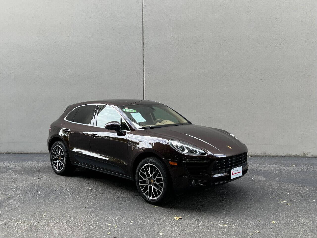 2016 PORSCHE Macan