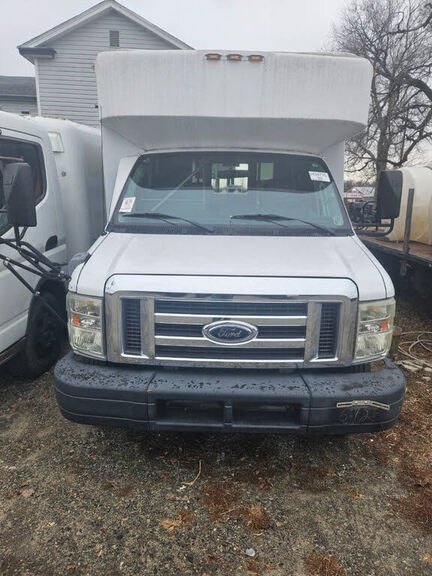 2009 FORD E-350